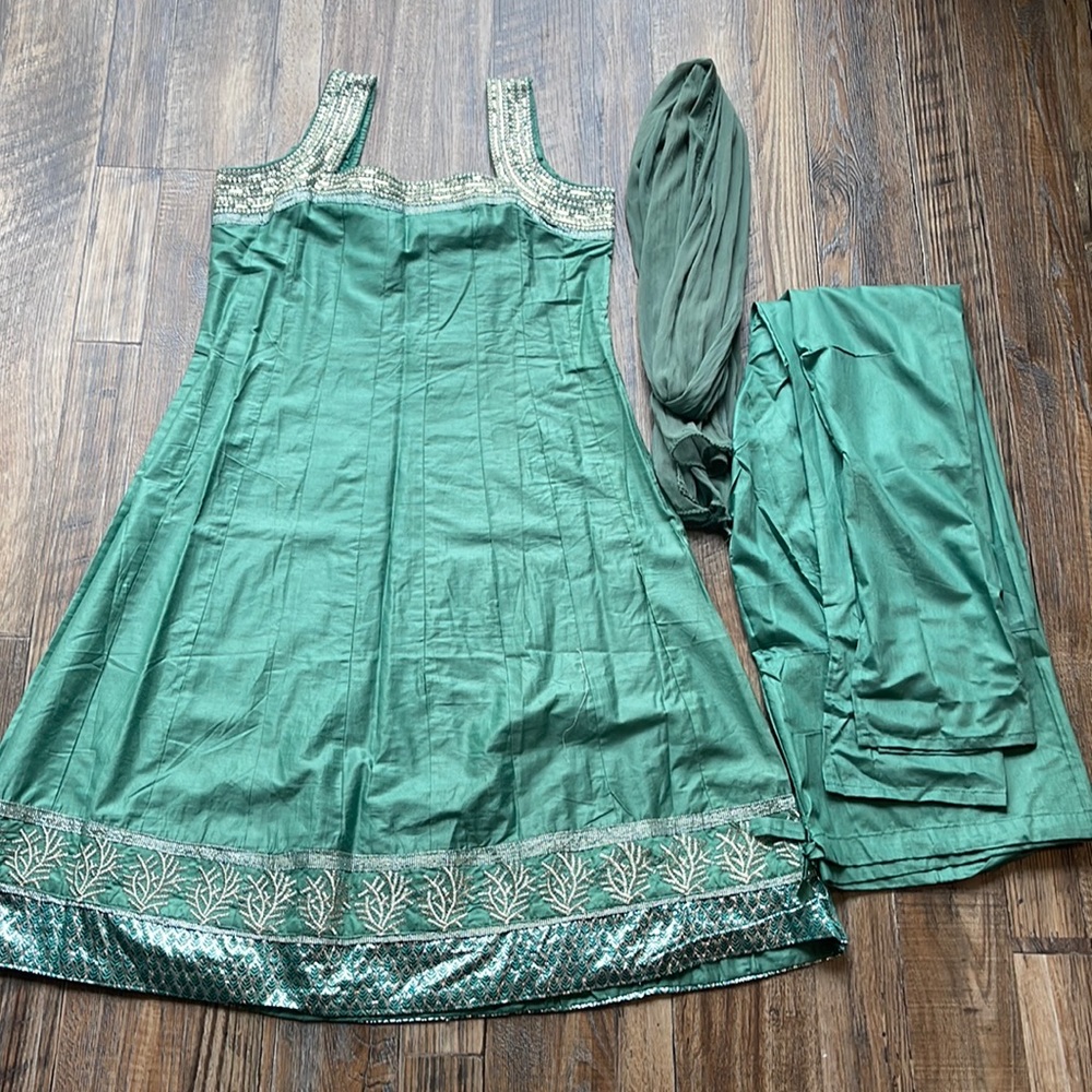 Anarkali suit